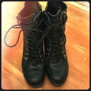 Sexy black boots by Guess